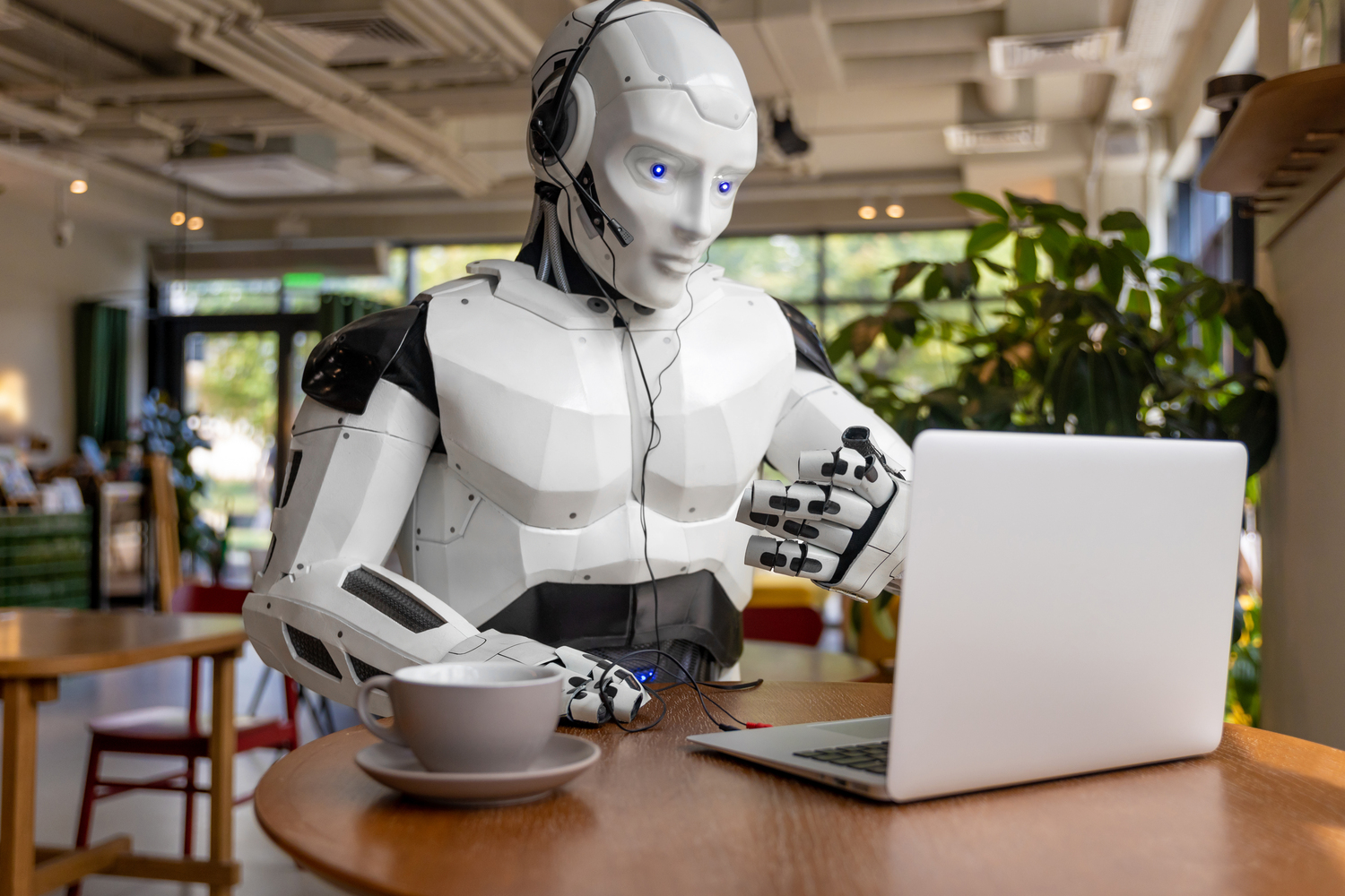 Image of AI Customer Service: When to Use AI vs. Human Agents